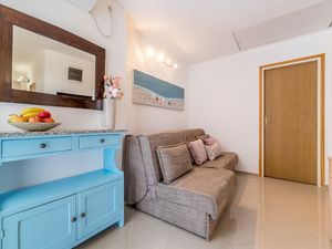 23960094-Ferienwohnung-4-Baška-300x225-1