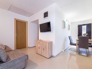 23960094-Ferienwohnung-4-Baška-300x225-2