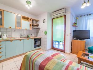 23961289-Ferienwohnung-3-Baška-300x225-4