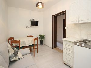 23980637-Ferienwohnung-4-Baška-300x225-1