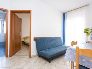 23980681-Ferienwohnung-3-Baška-300x225-1