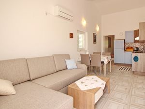 23967390-Ferienwohnung-4-Baška-300x225-1