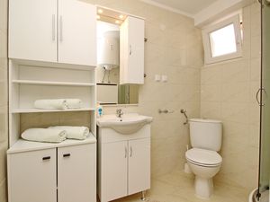 23967391-Ferienwohnung-2-Baška-300x225-5