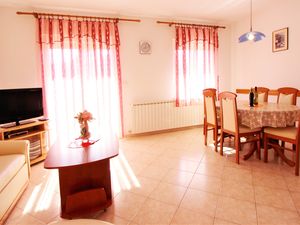 23972106-Ferienwohnung-6-Baška-300x225-4