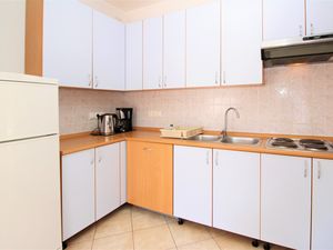 23972111-Ferienwohnung-6-Baška-300x225-4