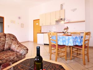 23972117-Ferienwohnung-4-Baška-300x225-4