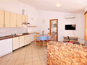 23972117-Ferienwohnung-4-Baška-300x225-5