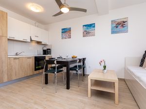 24015832-Ferienwohnung-6-Baška-300x225-4