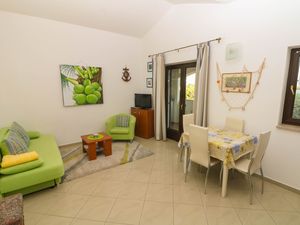 24015838-Ferienwohnung-4-Baška-300x225-1