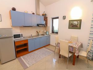 24015839-Ferienwohnung-4-Baška-300x225-4