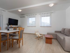 24015841-Ferienwohnung-5-Baška-300x225-2