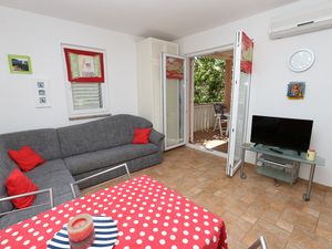 24015858-Ferienwohnung-4-Baška-300x225-2