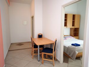 23927313-Ferienwohnung-3-Baška-300x225-2