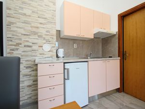 23933628-Ferienwohnung-2-Baška-300x225-5