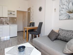 23933630-Ferienwohnung-2-Baška-300x225-2