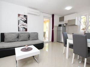 23933657-Ferienwohnung-2-Baška-300x225-2