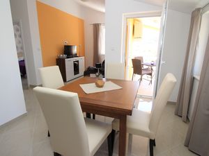 23933662-Ferienwohnung-2-Baška-300x225-3