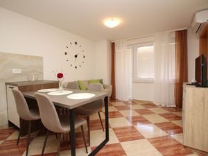 23933669-Ferienwohnung-4-Baška-300x225-3