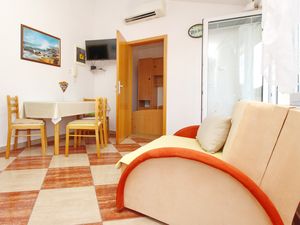 23933672-Ferienwohnung-2-Baška-300x225-1