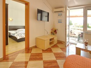 23933673-Ferienwohnung-4-Baška-300x225-3