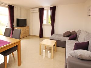 23933675-Ferienwohnung-3-Baška-300x225-1