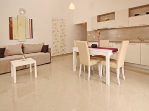 23933682-Ferienwohnung-2-Baška-300x225-1