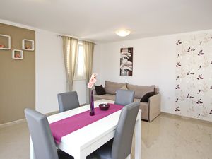 23933679-Ferienwohnung-2-Baška-300x225-2