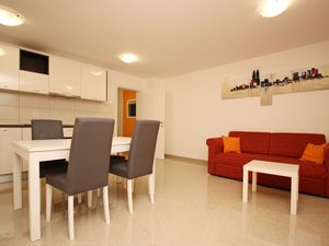 23933705-Ferienwohnung-2-Baška-300x225-3