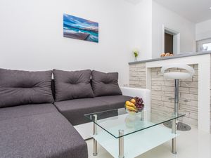 23933709-Ferienwohnung-3-Baška-300x225-3