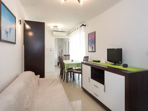 23934247-Ferienwohnung-5-Baška-300x225-2