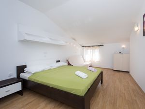 23934247-Ferienwohnung-5-Baška-300x225-5