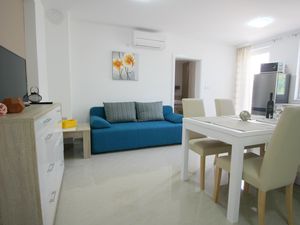 23933654-Ferienwohnung-4-Baška-300x225-1