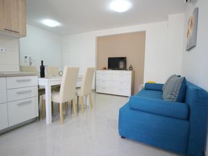 23933654-Ferienwohnung-4-Baška-300x225-2