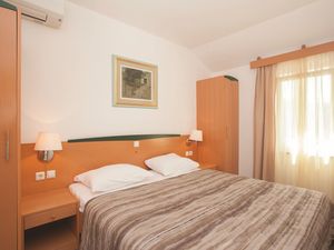 23933666-Ferienwohnung-4-Baška-300x225-5