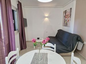 23933685-Ferienwohnung-2-Baška-300x225-2