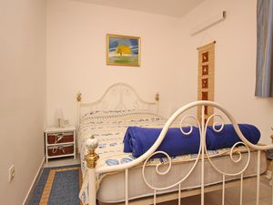 23933707-Ferienwohnung-6-Baška-300x225-5