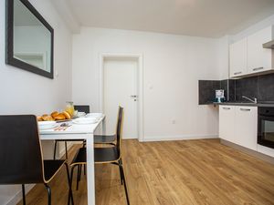 23933723-Ferienwohnung-4-Baška-300x225-5