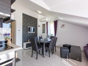 23934403-Ferienwohnung-2-Baška-300x225-2