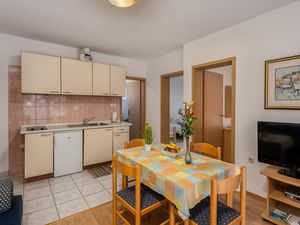 24001445-Ferienwohnung-4-Baška-300x225-2