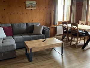 23993097-Ferienwohnung-4-Beatenberg-300x225-1