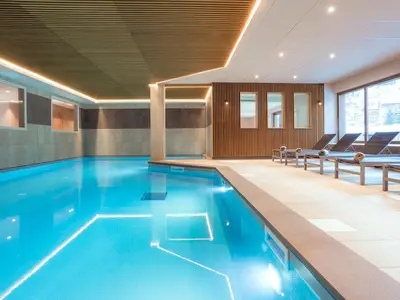 PoolOfHouse