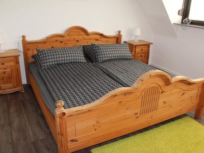 Schlafzimmer 1