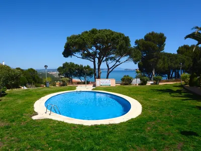 PoolOfHouse