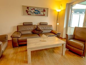 23893482-Ferienwohnung-4-Bensersiel-300x225-5