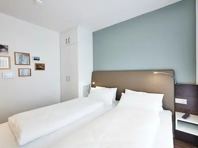 Schlafzimmer mit Doppelbett