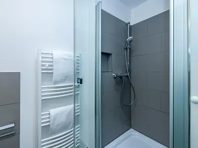 Badezimmer mit Dusche