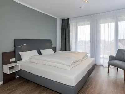 Schlafzimmer mit Doppelbett