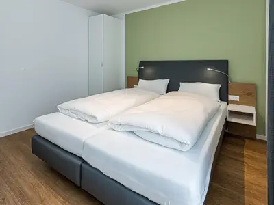 Schlafzimmer mit Doppelbett