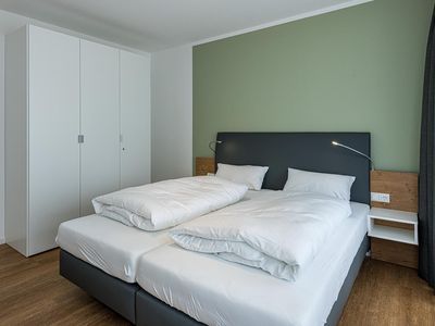 Schlafzimmer mit Doppelbett