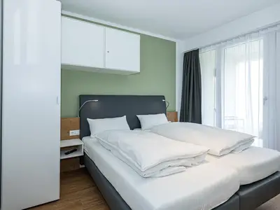 Schlafzimmer mit Doppelbett